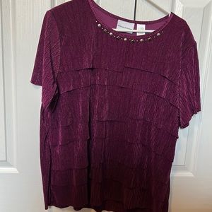 Burgundy, short-sleeved shirt with ruffles